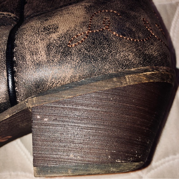 Laredo Leather boots with Leopard inlay. Size 9. - Picture 4 of 7